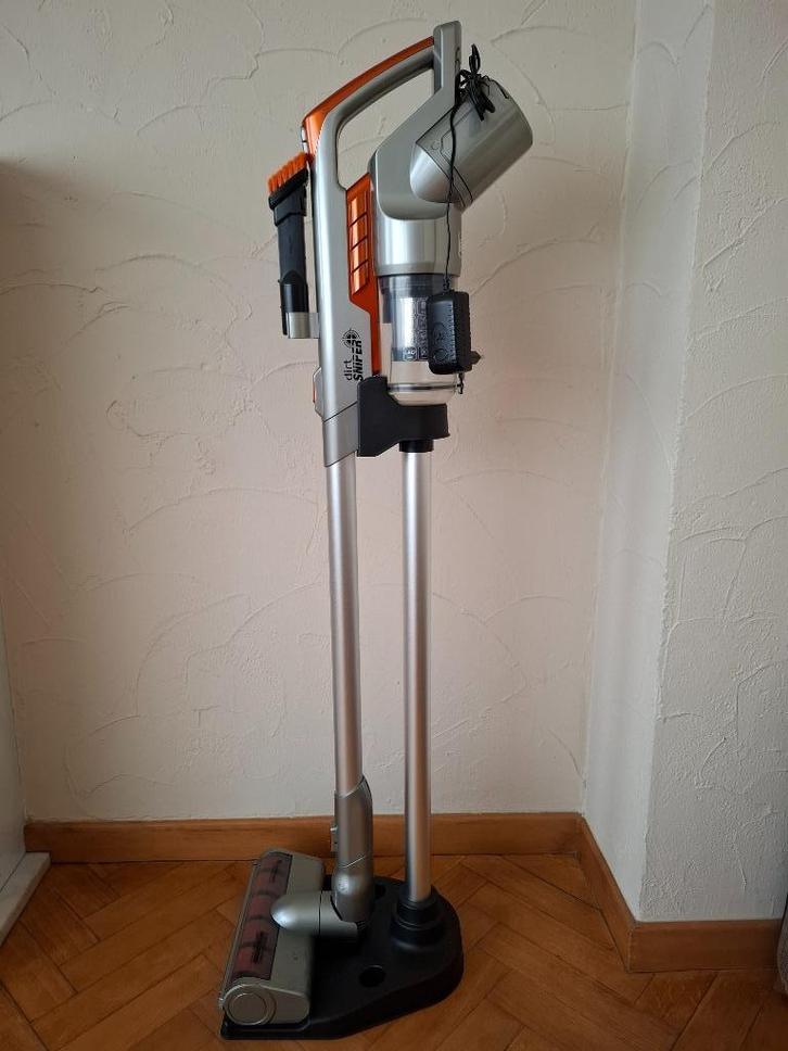 Dirt Sniper Snoerloze Cycloon Accustofzuiger, Elektronische apparatuur, Stofzuigers, Zo goed als nieuw, Stofzuiger, Minder dan 1200 watt