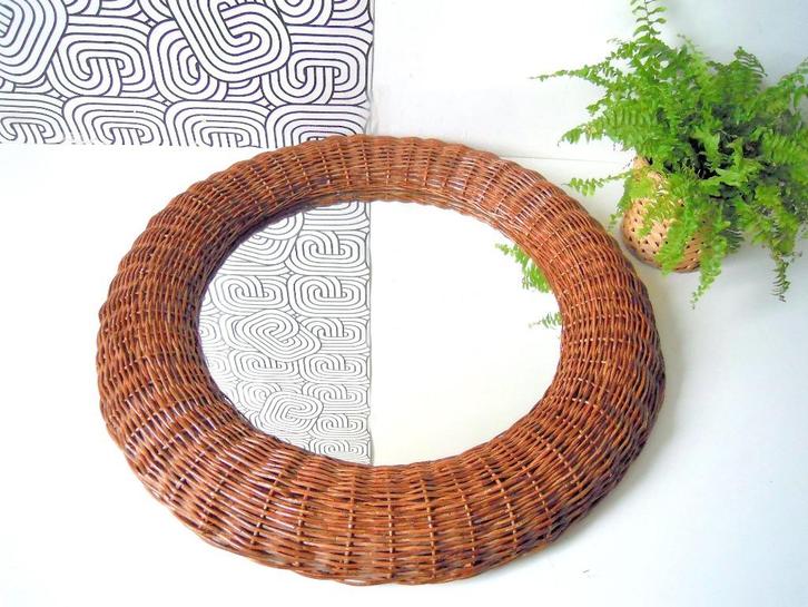 Grote vintage spiegel in rotan, Huis en Inrichting, Woonaccessoires | Spiegels, Zo goed als nieuw, 50 tot 75 cm, Minder dan 100 cm
