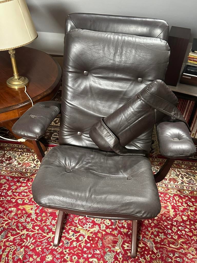 Fauteuil en cuir brun fonce, Enlèvement, Utilisé, Cuir