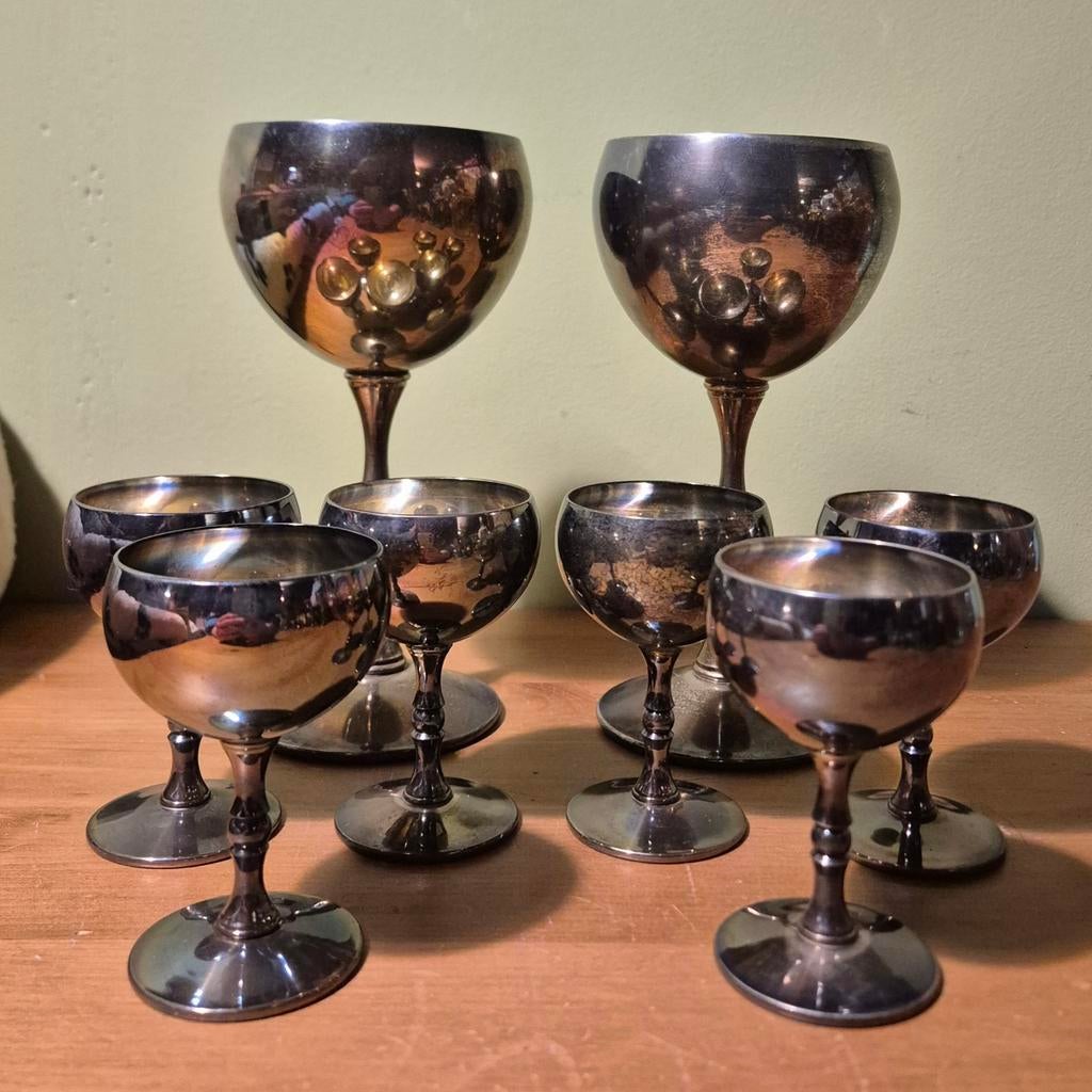 Set van acht wijnbekers kelken likeur verzilverd, Antiek en Kunst, Ophalen, Zilver