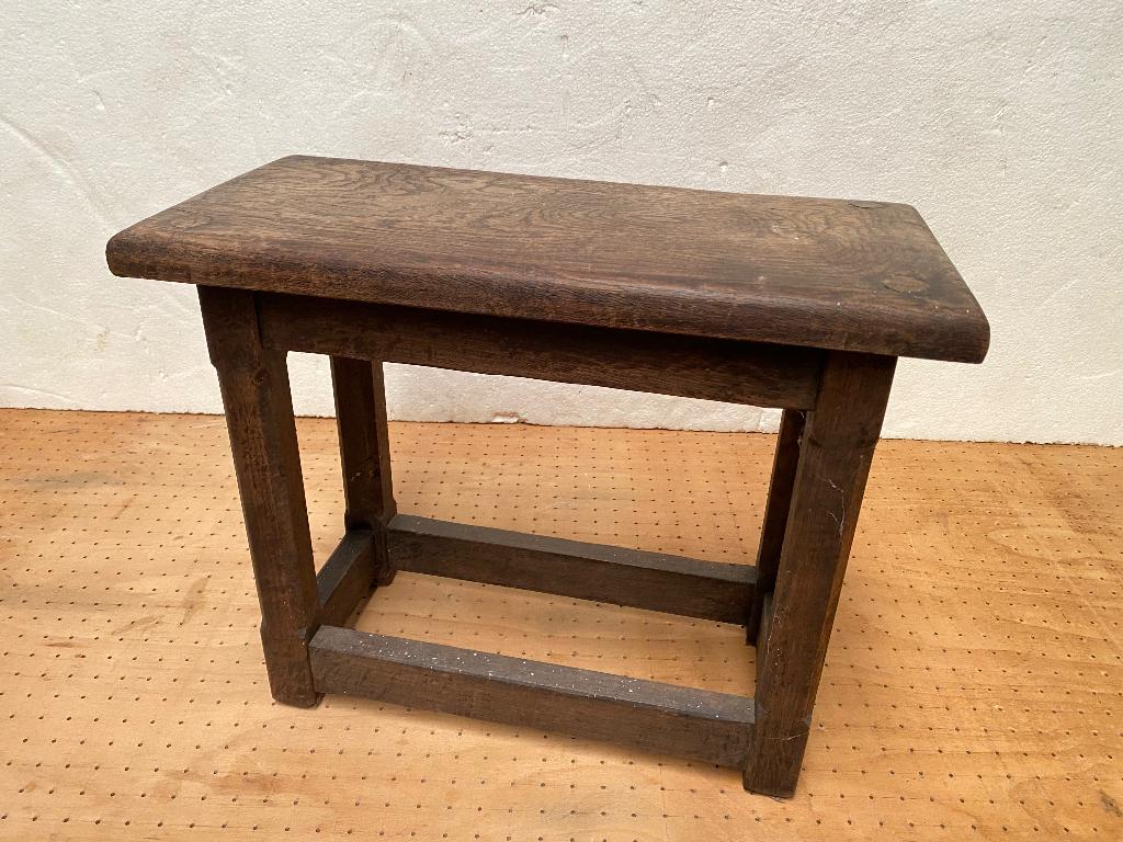 Tabouret ancien en chêne, Enlèvement