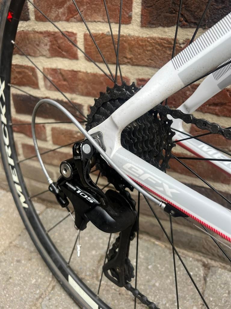 Titel: Eddy Merckx EFX Carbon (S) – Shimano 105 11-speed, Vélos & Vélomoteurs, Enlèvement, Comme neuf, Cadre, Carbone