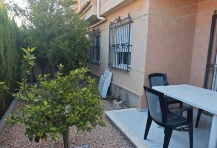 Torrevieja : Rustig gelegen - 2 kamers + parking - huur auto, Vakantie, Vakantiehuizen | Spanje, Appartement, 2 slaapkamers, Internet