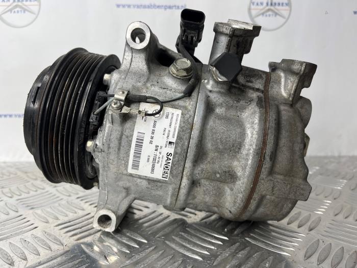 Pompe clim d'un Mercedes Vito, Autos : Pièces & Accessoires, Autres pièces automobiles, Mercedes-Benz, Utilisé, 3 mois de garantie