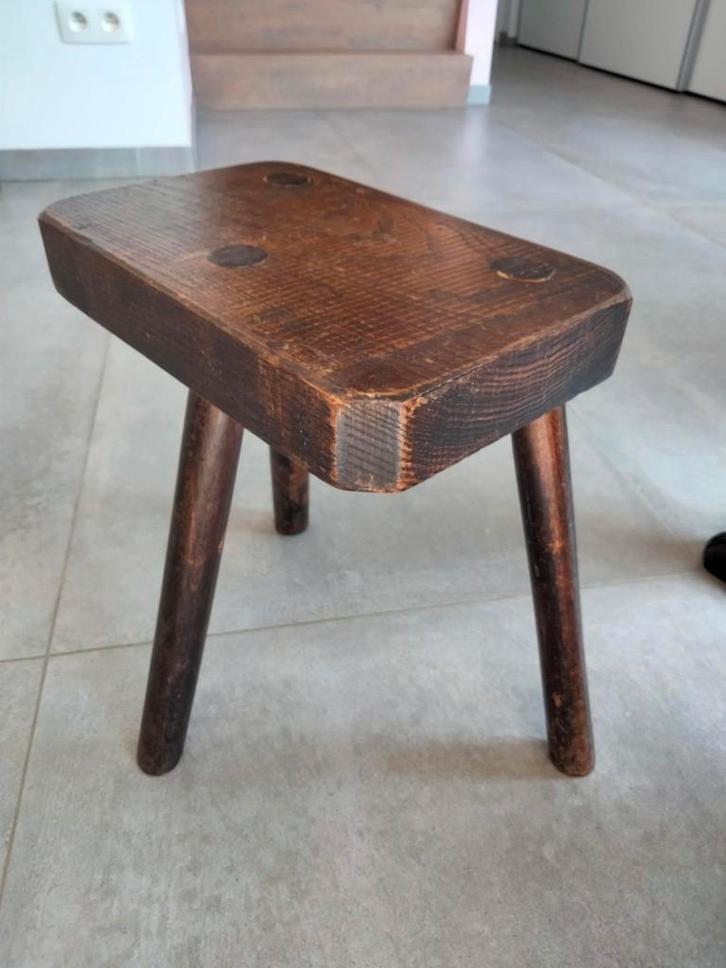 vintage Brutalist houten krukje stool tripod, Maison & Meubles, Accessoires pour la Maison | Autre, Utilisé, Enlèvement ou Envoi