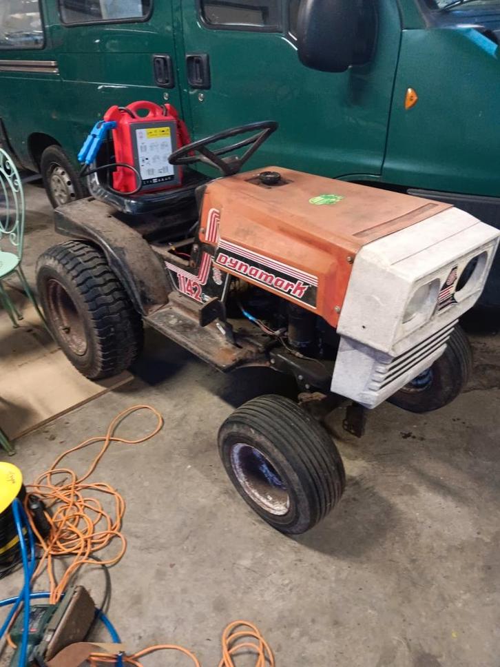 tuintrekker, zitmaaier in werkende staat prijs 450€, Tuin en Terras, Zitmaaiers, Zo goed als nieuw, Elektrische starter, Versnellingen