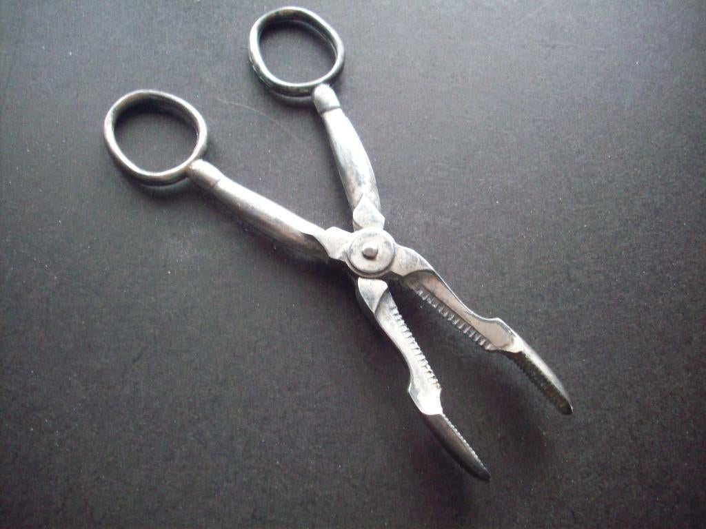 Pince à sucre, Envoi