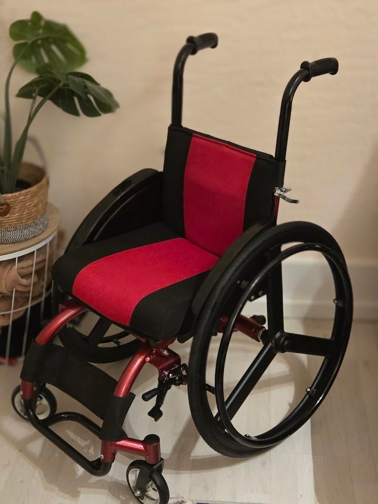 Chaise roulante modèle sport, Divers