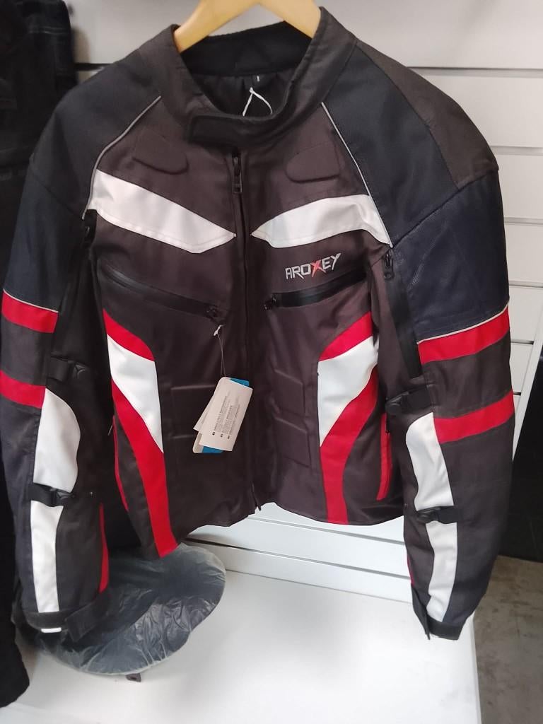 Équipements moto scooter liquidation 60 e, Motos, Pantalon, Liquidation, Enlèvement, Neuf, avec ticket