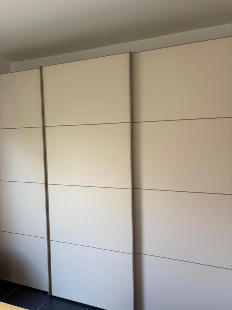 Grote garderobe kast, Ophalen, Zo goed als nieuw