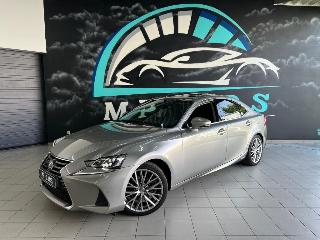 Lexus IS300H // Hybride // Privilege line, Automaat, Achterwielaandrijving, Parkeerassistent, Leder