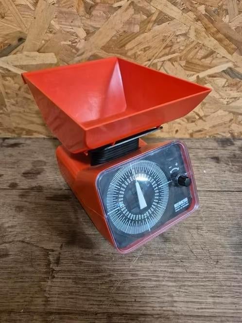 Vintage keukenweegschaal, Ophalen