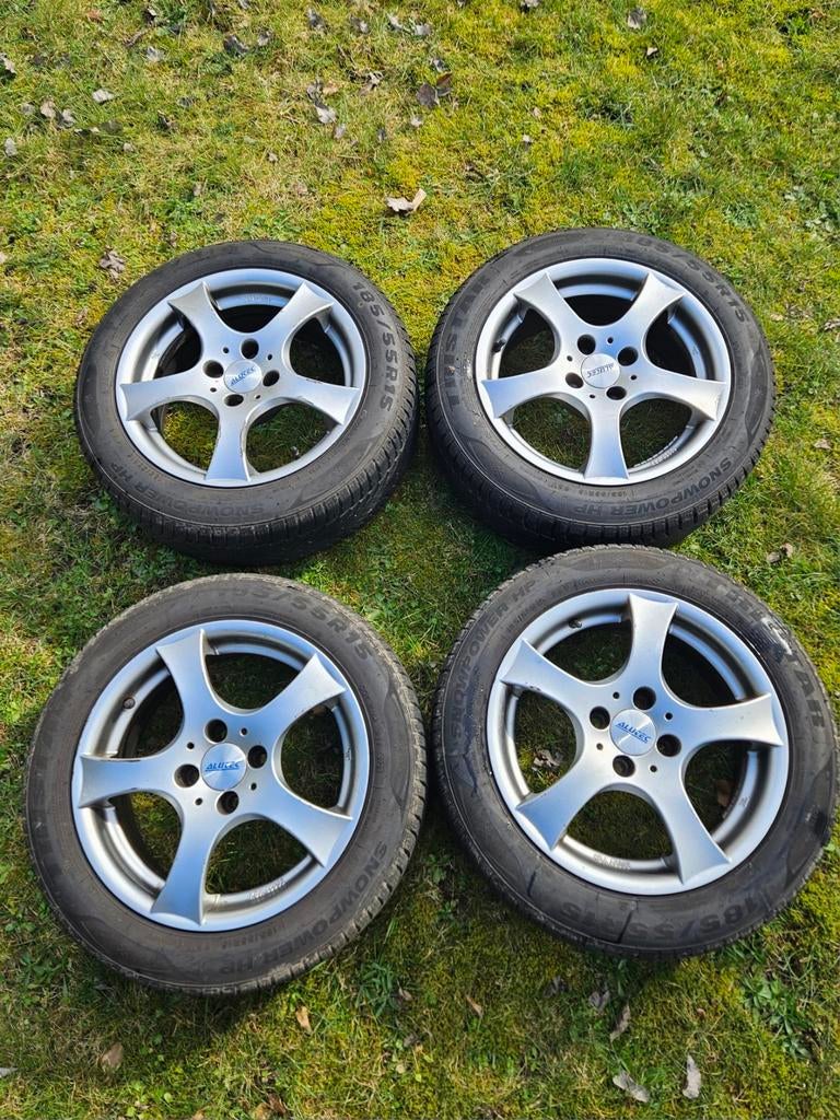 Set winterbanden + aluminiumvelgen, Auto-onderdelen, Banden en Velgen, Ophalen, Winterbanden