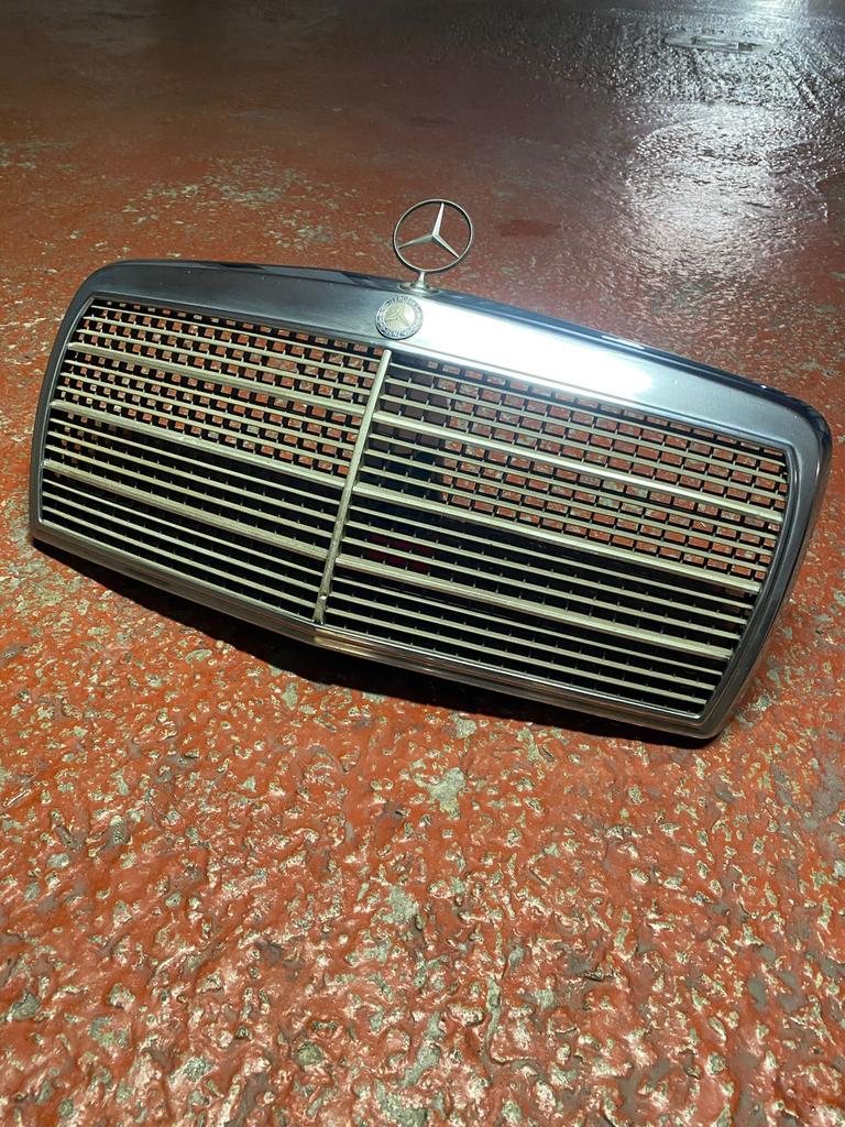 Calandre mercedes W126, Autos : Pièces & Accessoires, Carrosserie & Tôlerie, Mercedes-Benz, Enlèvement, Utilisé, Capot moteur