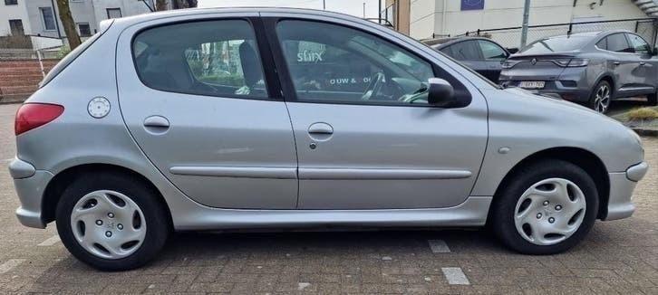 peugeot 206 de 2006 essence, 5 portes, avec climatisation, Achat, Boîte manuelle, 5 portes, Air conditionné