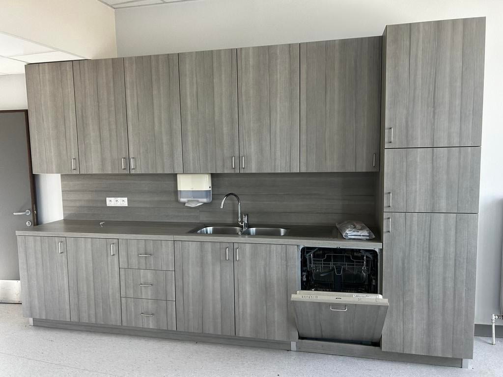 cuisine de qualité semi équipée 3.73 l( erat neuf ), Maison & Meubles, Cuisine | Cuisines complètes, Enlèvement ou Envoi, Comme neuf