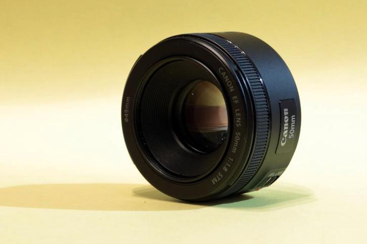 Canon EF LENS 50mm 1:1.8 STM, Audio, Tv en Foto, Foto | Lenzen en Objectieven, Zo goed als nieuw, Standaardlens, Ophalen