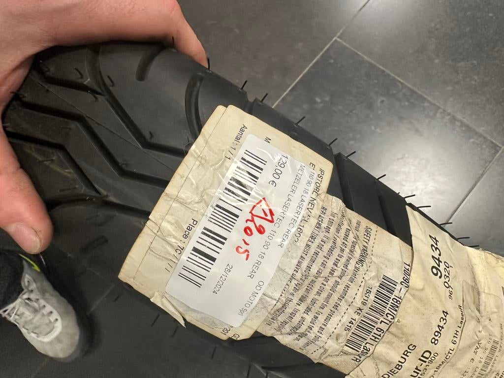 Pneu brigestone 110 90 18, Enlèvement