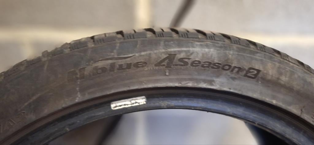 Pneu  225/40/18, Autos : Pièces & Accessoires, Pneus & Jantes, 4 Saisons, Véhicule de tourisme, 18 pouces, Enlèvement