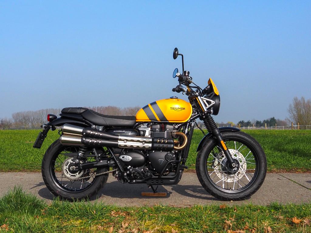 Triumph Street Scrambler 900 '23 - 5.000 km, Motoren, Motoren | Triumph, 2 cilinders, Gebruikt, 900 cc, Particulier