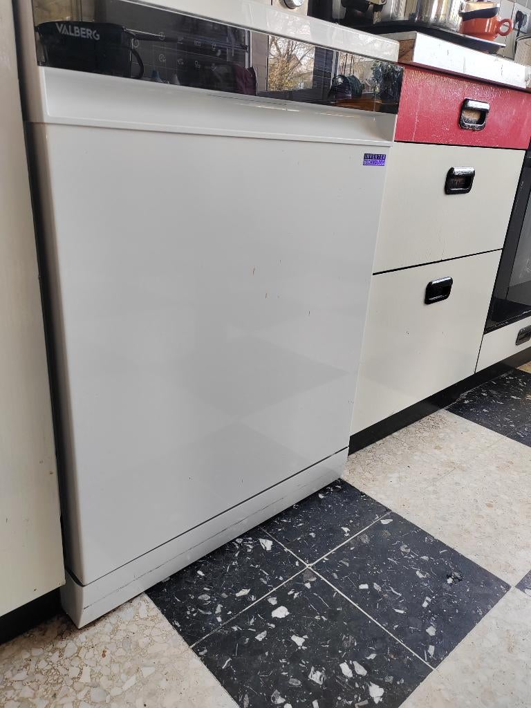 Lave-vaisselle 14 couverts VALBERG 14S40 B WAD929C, Electroménager, Lave-vaisselle, Comme neuf, À Poser, 85 à 90 cm, 45 à 60 cm