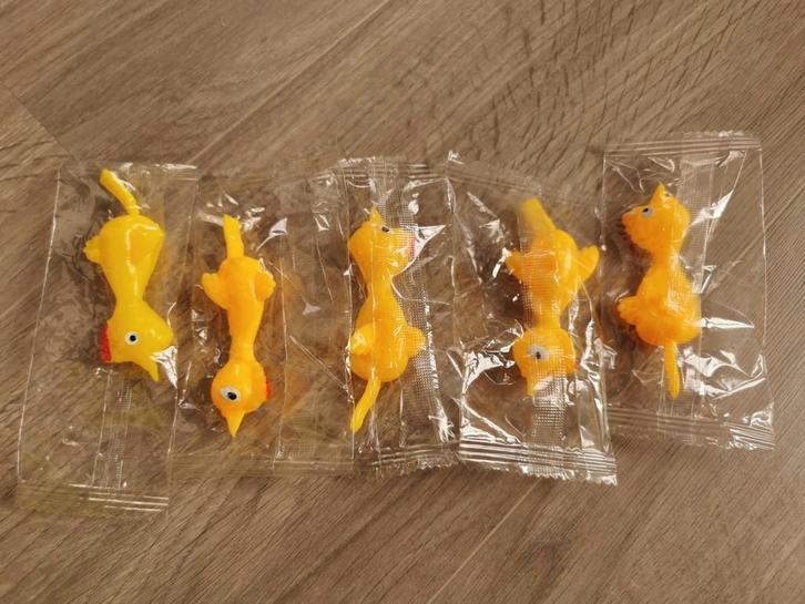 Uitdeelkadootjes vliegende kippen, Handtassen en Accessoires, Bedels, Ophalen of Verzenden