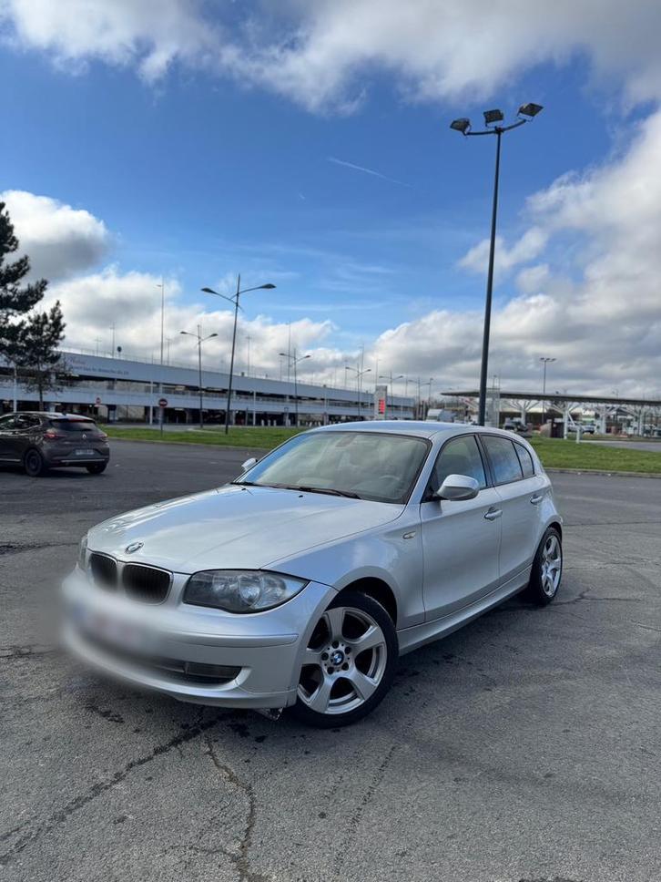 BMW 118D 2.0L 143ch BOITE AUTOMATIQUE ETAT IMPECCABLE, Auto's, BMW, Particulier, 1 Reeks, Diesel, 5 deurs, Automaat, Ophalen