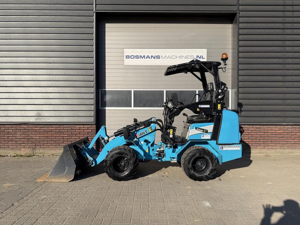 Giant G1500 X-TRA minishovel MIAMI blue 2024