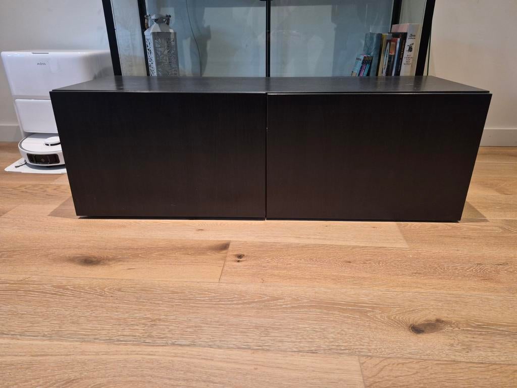 tv kast, Enlèvement