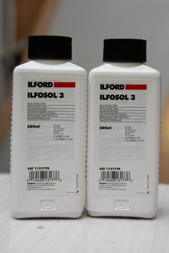 Ilford Ilfosol 3 2 stuks 500 CC, Ophalen of Verzenden, Zo goed als nieuw, Doka-onderdelen