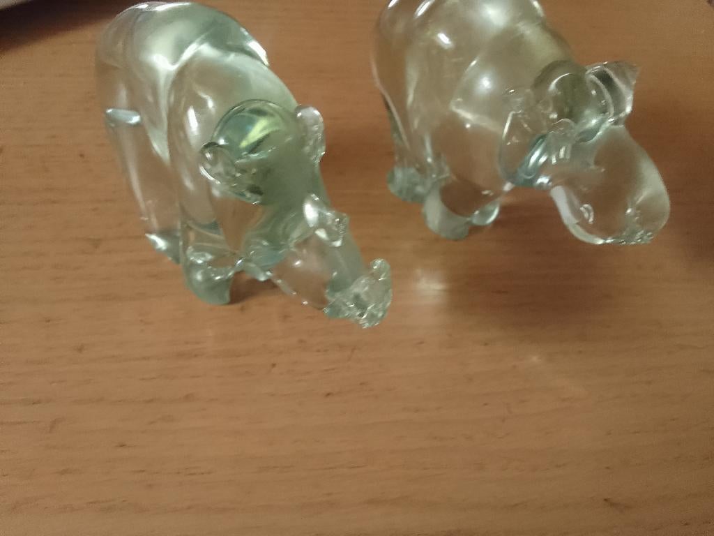 2 animaux en verre rhinoceros et buffle h = 7 cm l = 10 cm, Enlèvement ou Envoi, Utilisé