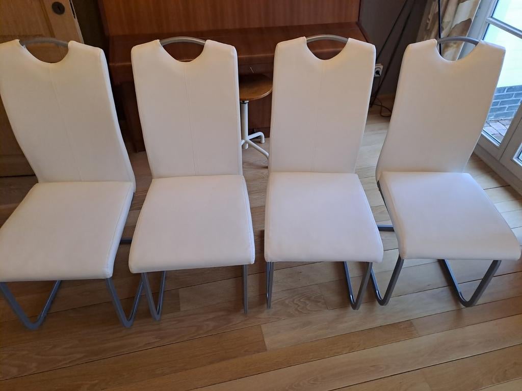 4 moderne eetkamerstoelen, Huis en Inrichting, Stoelen, Wit, Ophalen