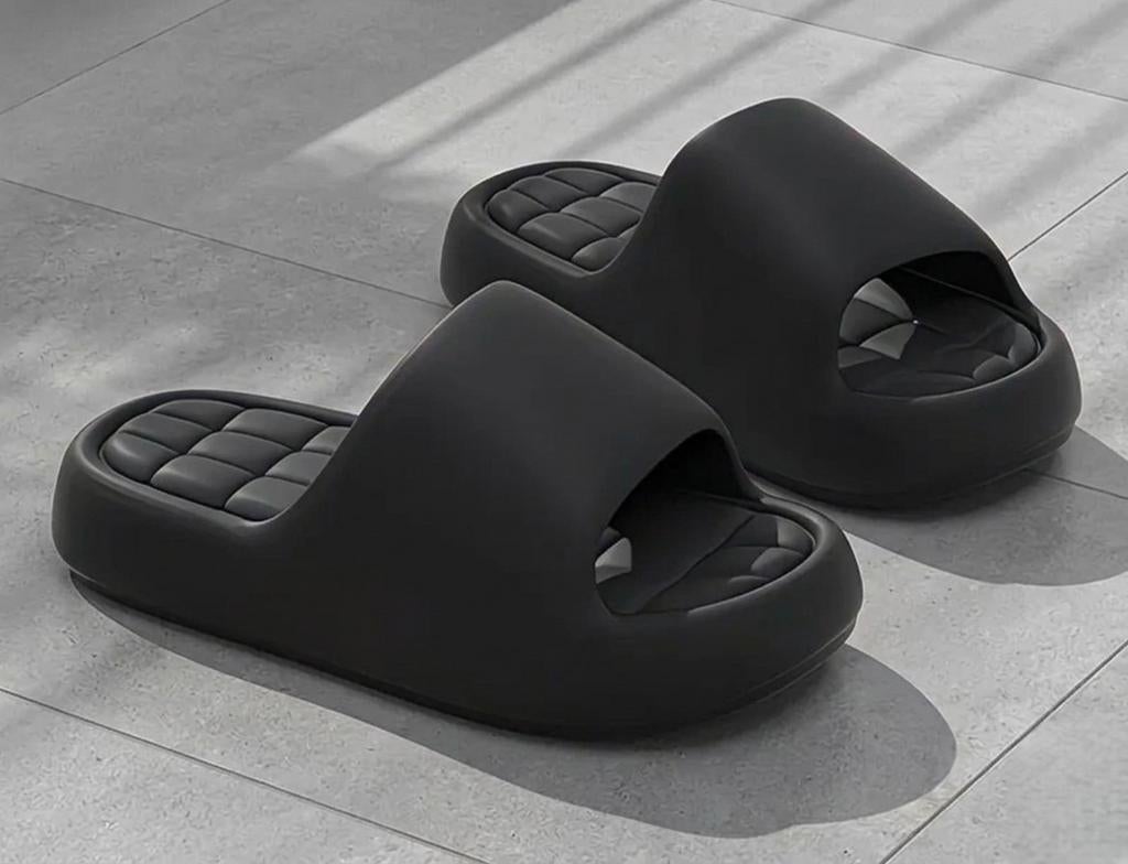 Slippers met dikke zool (nieuw), Ophalen of Verzenden, Nieuw, Slippers