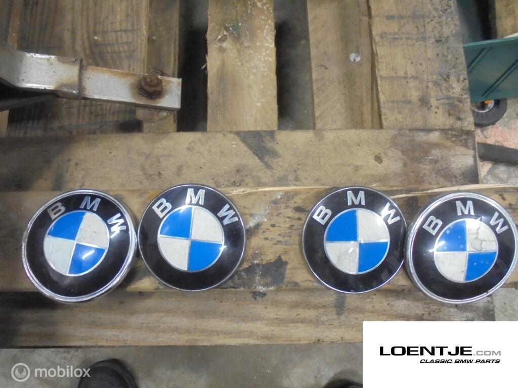 vrij nette emblemen embleem bmw e28 518 520 525 528 etc, Gebruikt, Ophalen of Verzenden, BMW, BMW