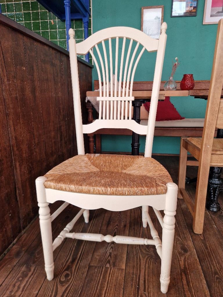 4 houten stoelen licht/beige – bistro / horeca stijl, Ophalen, Gebruikt, Bistro / vintage / horeca stijl, Overige kleuren