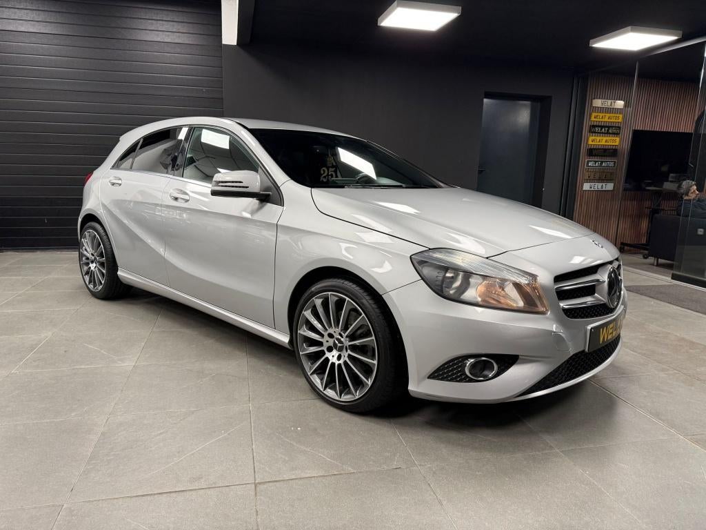 MERCEDES A180 1.6BENZINE/EURO 6/CARPLAY/NAVI/TOP STAAT, Auto's, 1600 cc, Bedrijf, Zilver of Grijs, A-Klasse