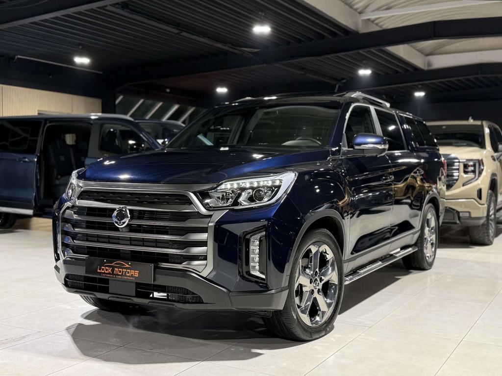 SsangYong Musso 2.2 Turbo e-Xdi 4WD Auto. HardTop 203cv TVAC, Autos, SsangYong, Cuir, Entreprise, Musso, Noir