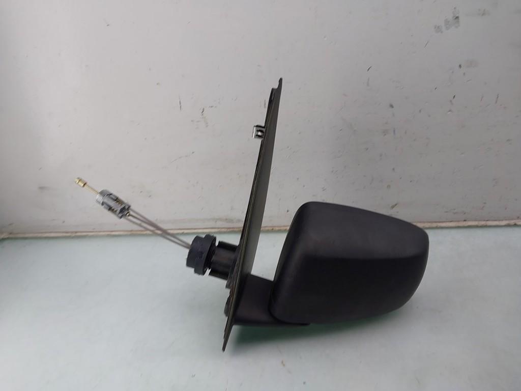 SPIEGEL LINKS Fiat Panda (169) (01-2003/08-2013), FCA Germany GmbH, Gebruikt, IPC D1-09 Bahnhofsplatz
65423  Rüsselsheim am Main, DE