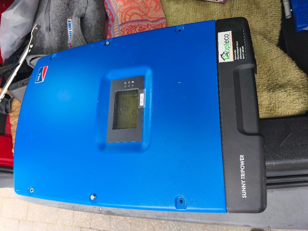 Omvormer, Doe-het-zelf en Bouw, Zonnepanelen en Toebehoren, Zo goed als nieuw, Collector, 200 wattpiek of meer, Ophalen