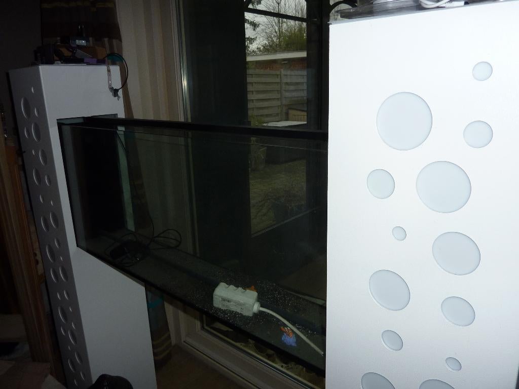 Aquarium Design de 109 litres eau de mer ou douce LED, Neuf, Aquarium vide, Enlèvement, Tuyaux inclus