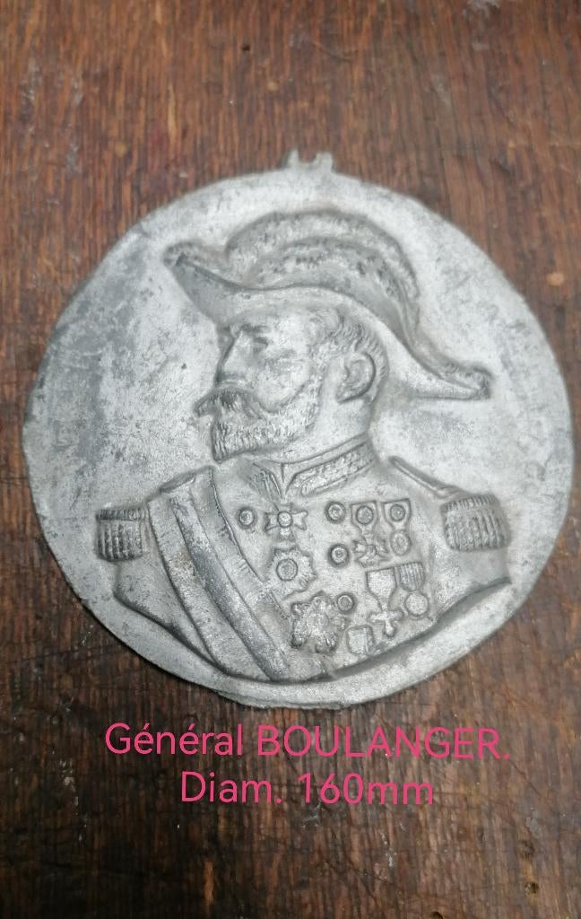Plaque militaire Général Boulanger 1870 WW1, Envoi, Autres, Objet d'art