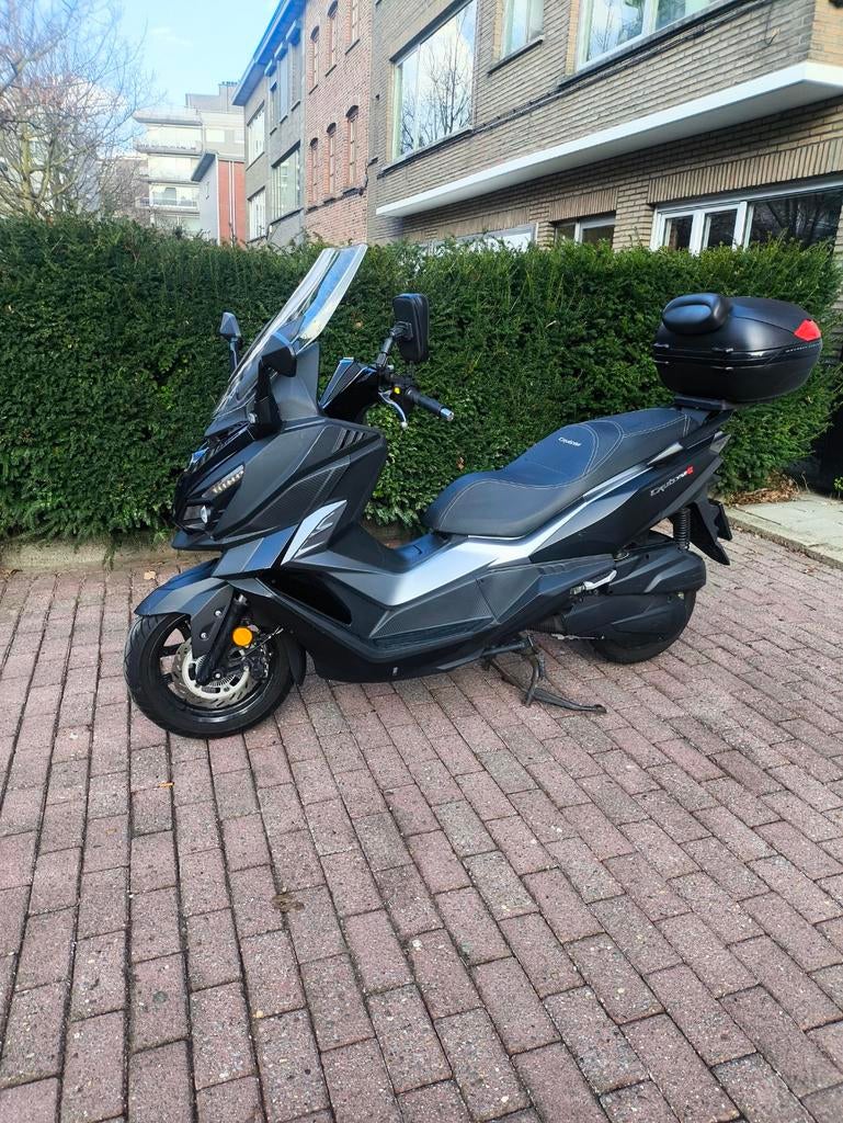 SYM Cruisym 125 ABS – 2022 – 3111 km – Topkoffer – top staat, Motos, Scooter, Occasion, Particulier, Éclairage LED