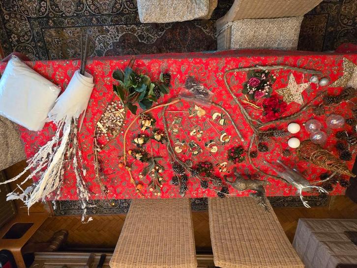 Alles wat op tafel ligt voor Kerstmis afkomstig van Uytsel, Diversen, Kerst, Zo goed als nieuw, Ophalen of Verzenden
