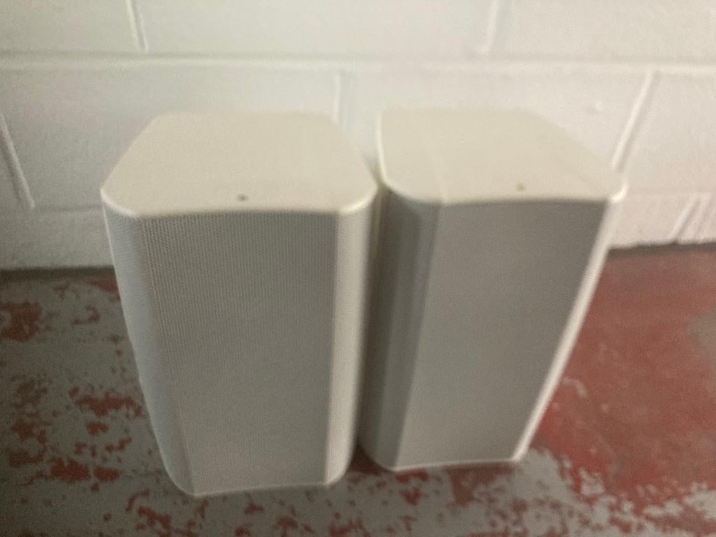 2 Enceintes Accoustic Desing QSC, TV, Hi-fi & Vidéo, Enceintes, Autres marques, Comme neuf, Enlèvement, Haut-parleurs Frontaux, Arrière ou Stéréo