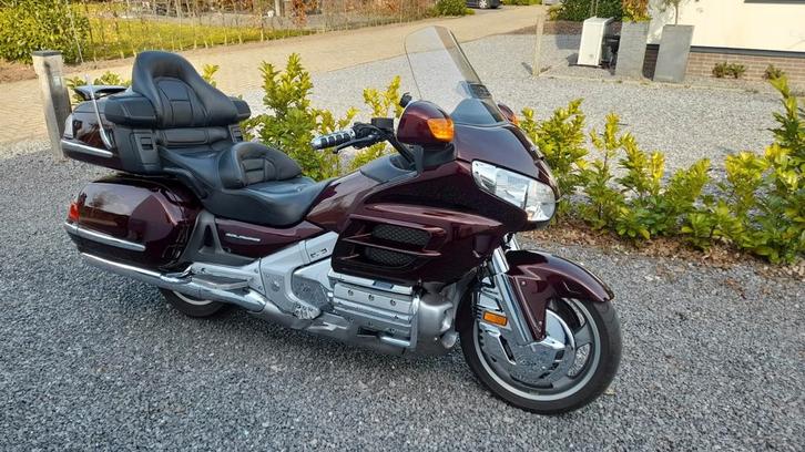 Goldwing GL1800 Deluxe  2007, Motos, Motos | Honda, Particulier, Tourisme, Permis Moto A, ABS, Transmission par cardan, Régulateur de vitesse