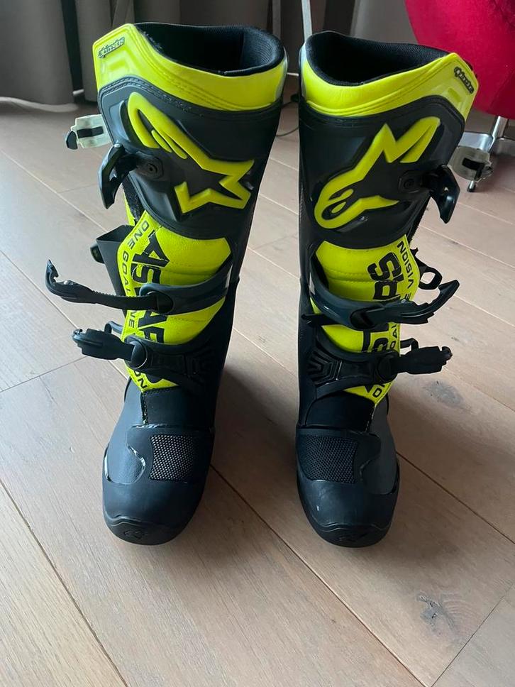 Bottes motocross Alpinestars, Motos, Vêtements | Vêtements de moto, Bottes, Enlèvement