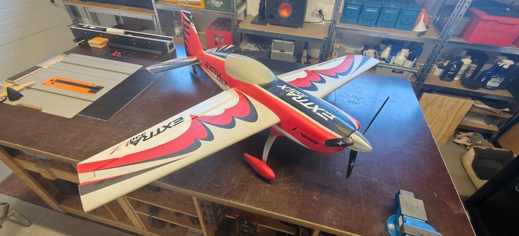 Avios Extra 330LX 1400mm, Hobby en Vrije tijd, Ophalen, Zo goed als nieuw, Elektro