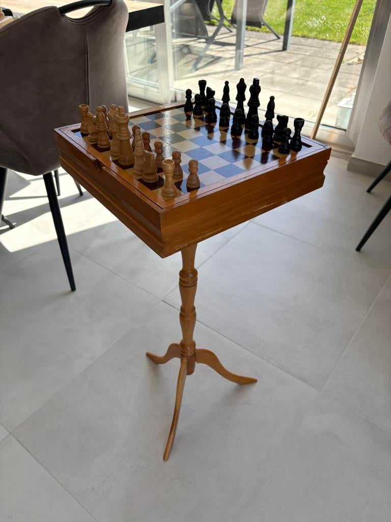 Jeux d échec en bois sur pied, Enlèvement ou Envoi, Comme neuf