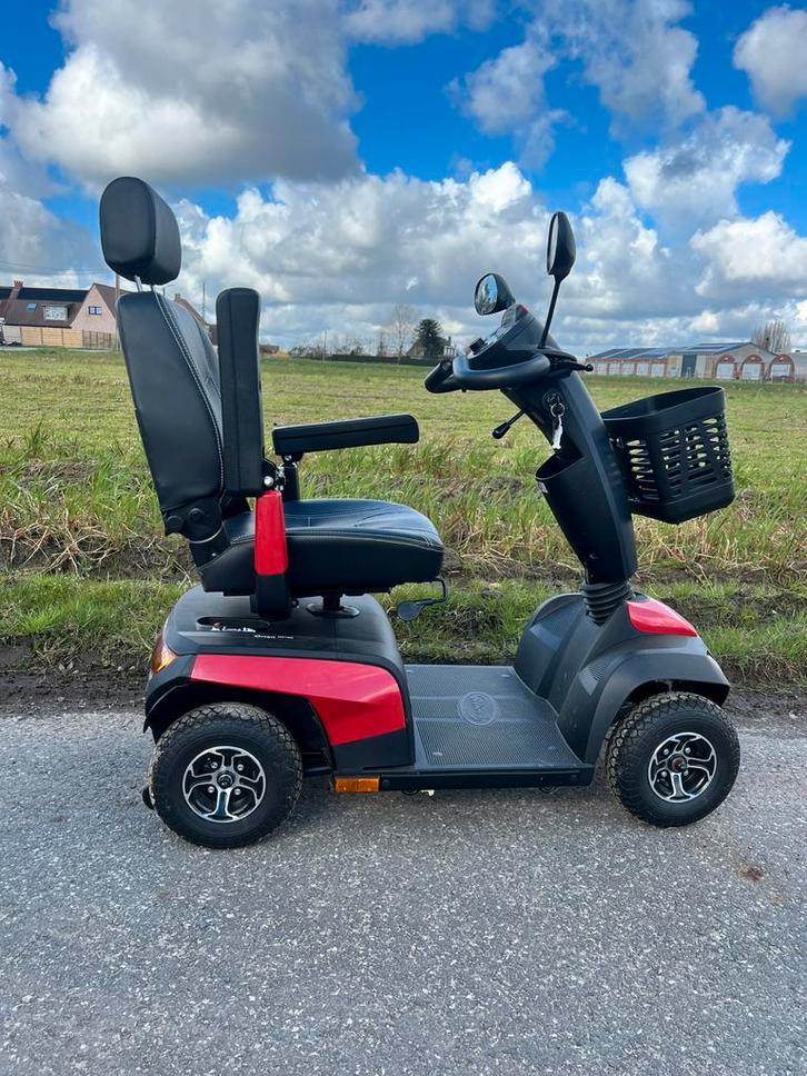 Rode scootmobiel, Diversen, Brommobielen en Scootmobielen, Zo goed als nieuw, Invacare, Ophalen