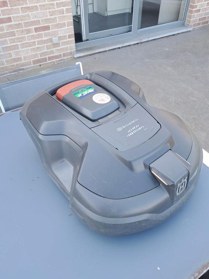 Robot Huqsvarna 310 avec station recharge nouvelle batterie, Jardin & Terrasse, Tondeuses robotisées
